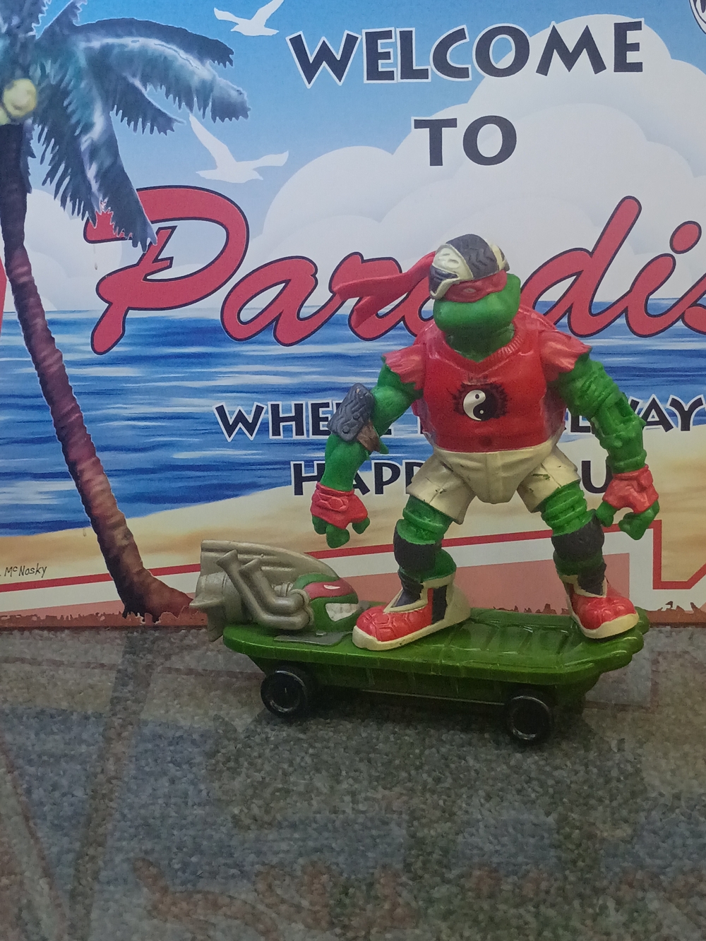 Teenage Mutant Ninja Turtles Raphael Skateboard Figure - Green & Red